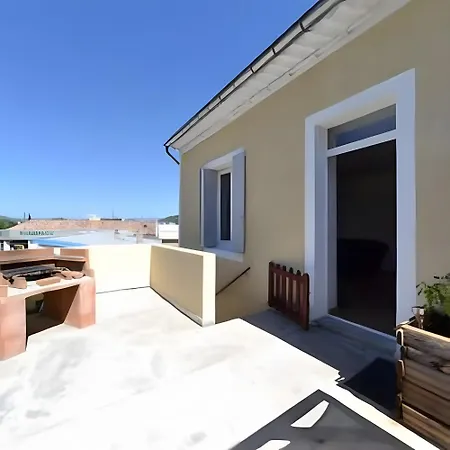 Du Parc Apartment *
